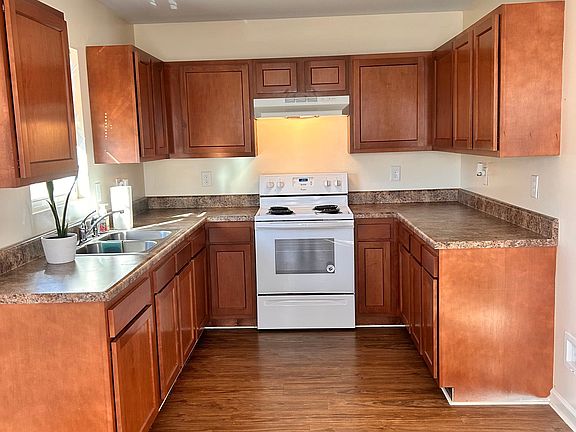 4th image of 1517 Darien Blvd
