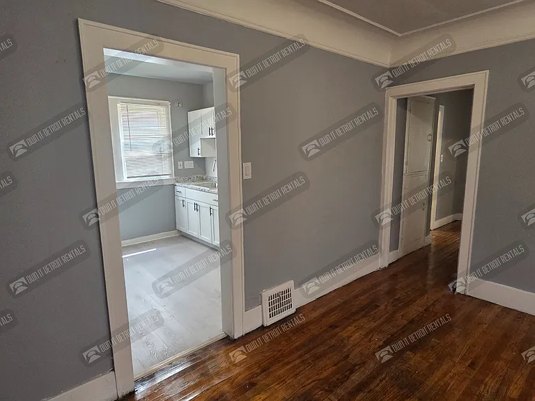 16247 Princeton St — Photo 7