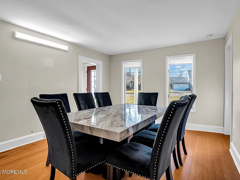 459 W Park Ave — Photo 11