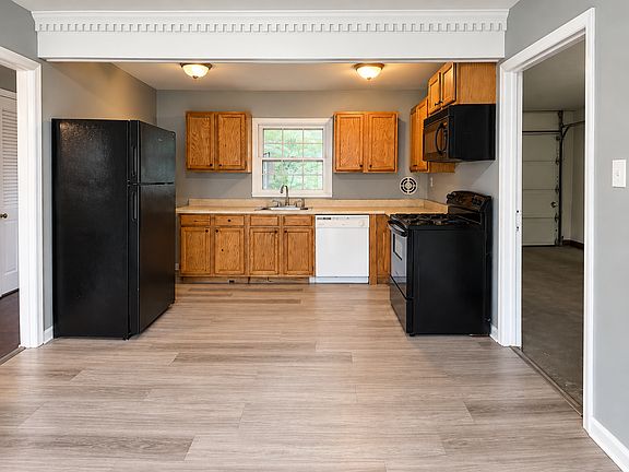2nd image of 18 Patriot Ln