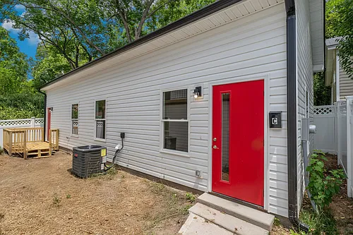 711 Gerard St #C Photo 1