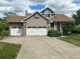 122 San Carlos Rd, Minooka, IL 60447