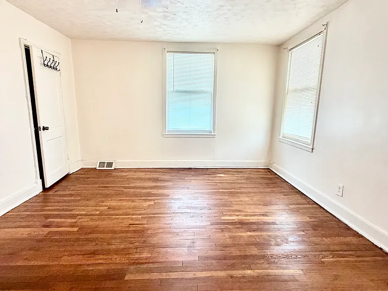 3018 Larue Sq E — Photo 12