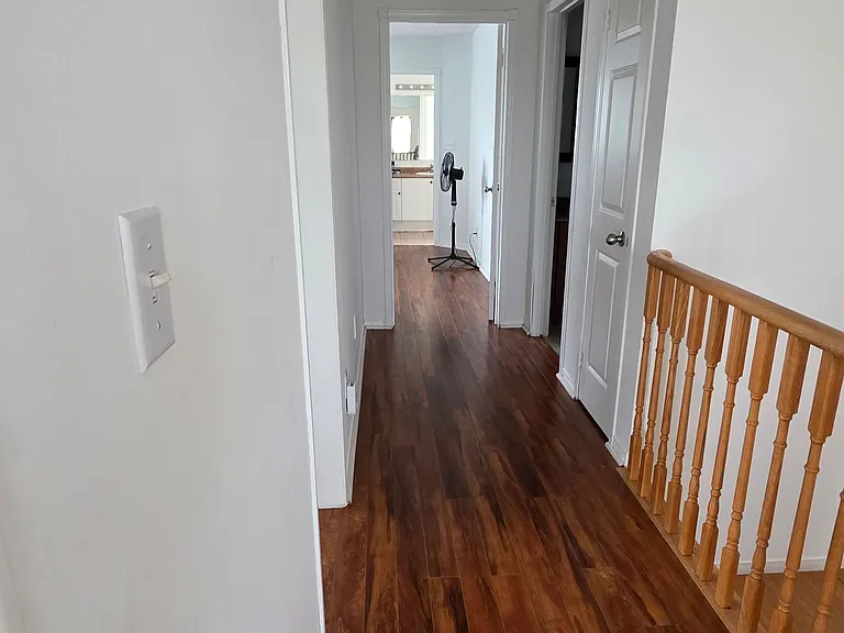 1299 Ashgrove Cres — Photo 19