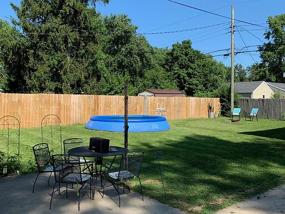 4th image of 2102 Miller Dr