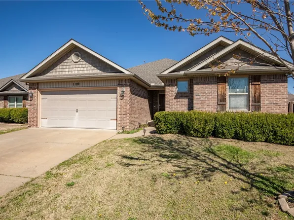 1109 W Cunningham Ave, Rogers, AR 72758