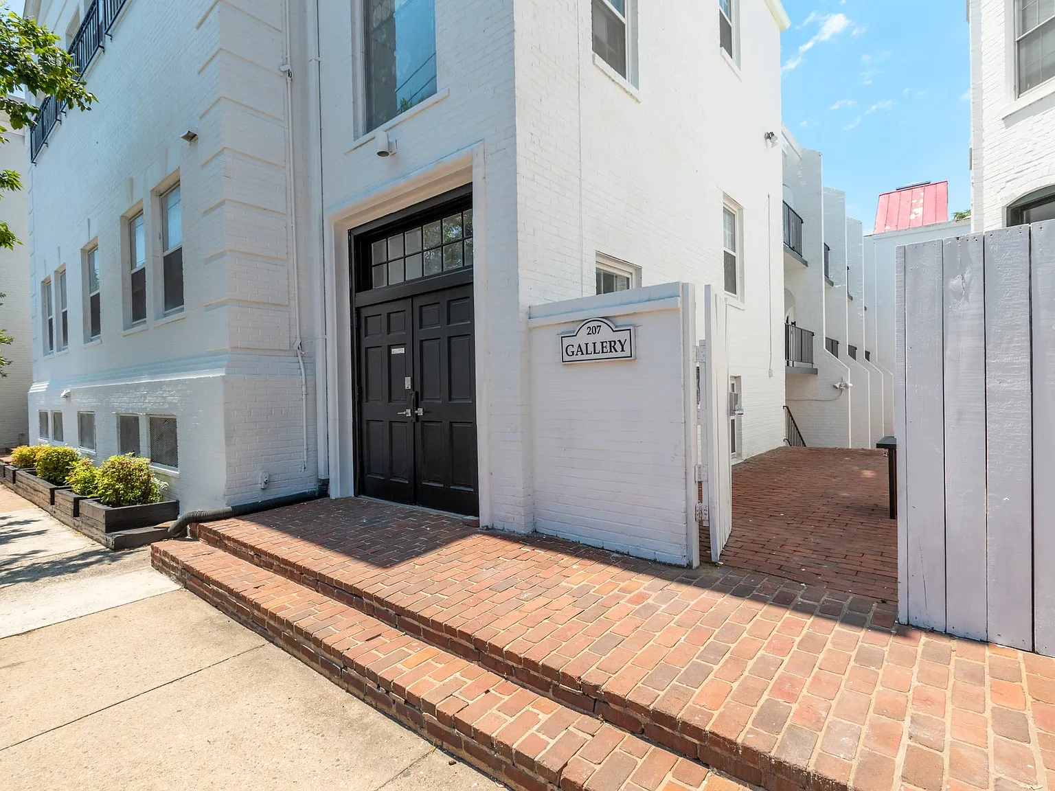 The Gallery Apartments — Photo 3