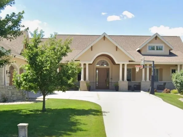 1612 Bellewood Dr, Waunakee, WI 53597