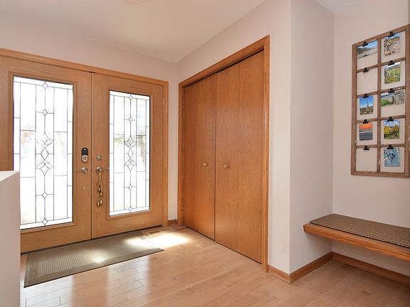 2nd image of 1502 Grosse Point Drive