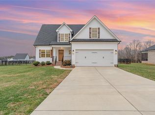 8876 Belews Ridge Rd, Stokesdale, NC 27357