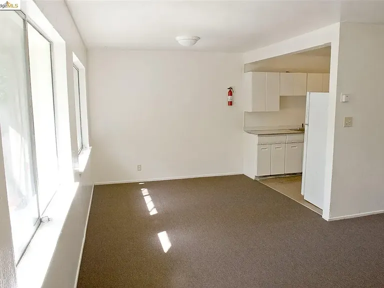 2811 Nicol Ave — Photo 7