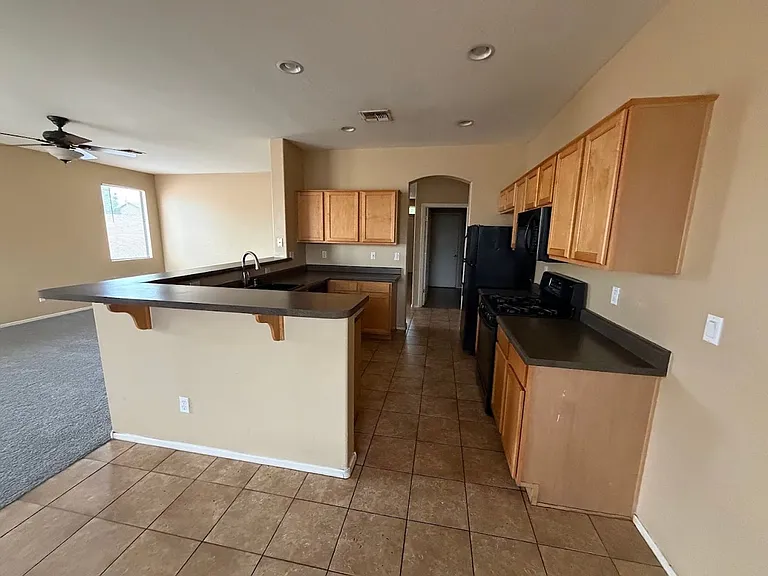 3202 S 104th Ave — Photo 3