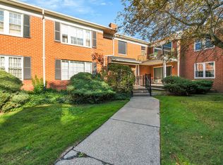 27654 E Echo Valley UNIT 133, Farmington Hills, MI