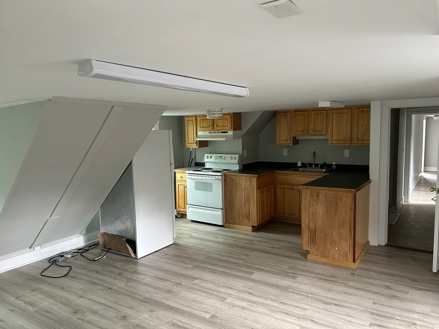 2 bed, 875 sqft, $1,900 — Photo 3