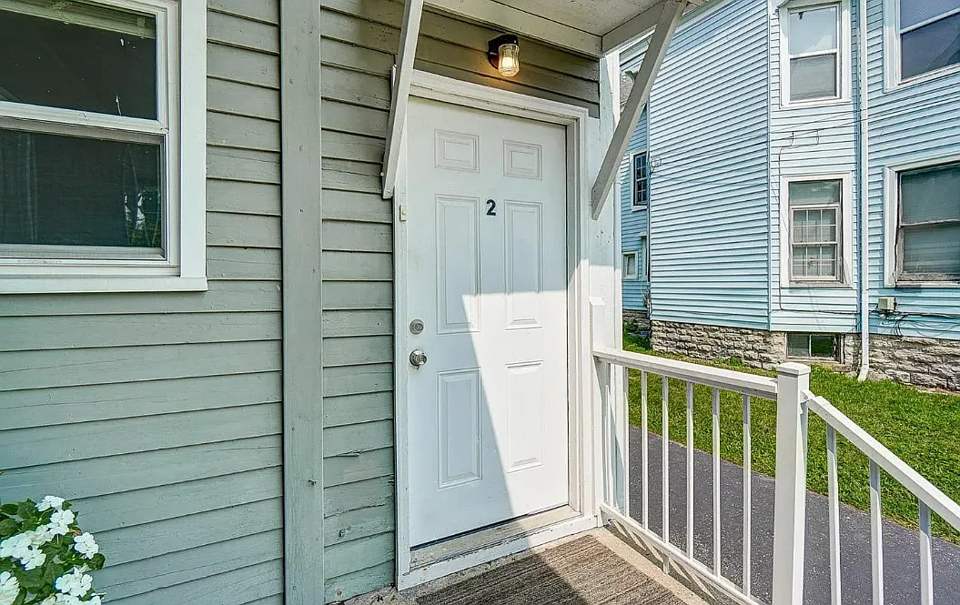 2 bed, 1050 sqft, $1,450 — Photo 3