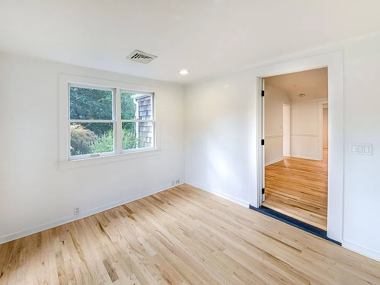 319 Three Mile Harbor Rd — Photo 12