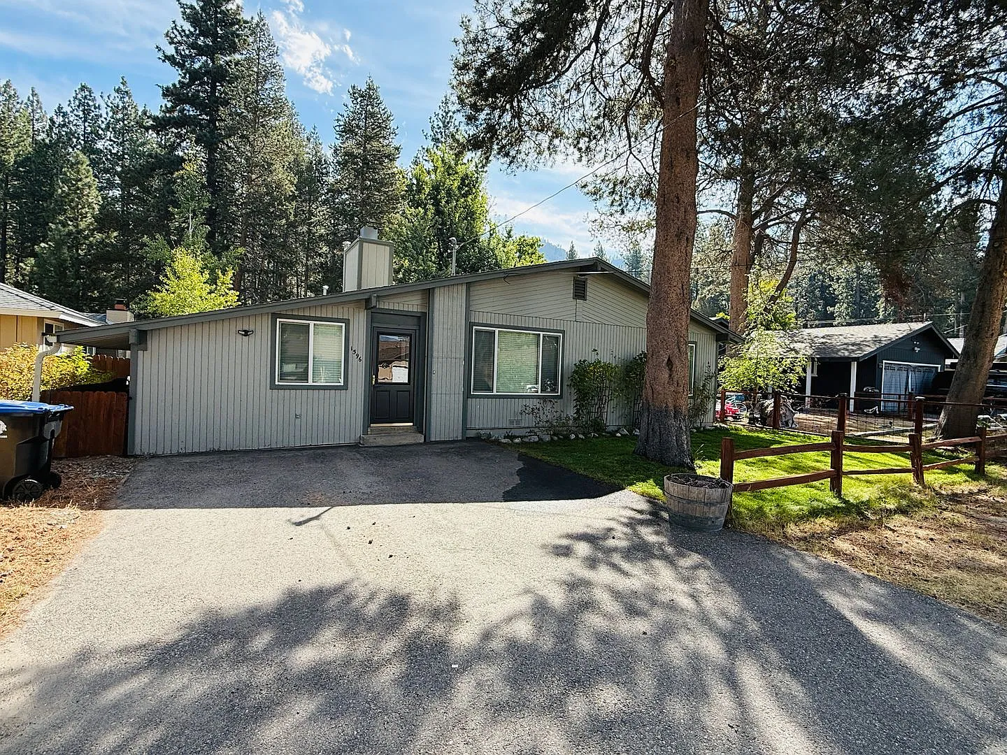 Beautiful 3 bed 1 bath house for rent in South Lake Tahoe — Photo 2