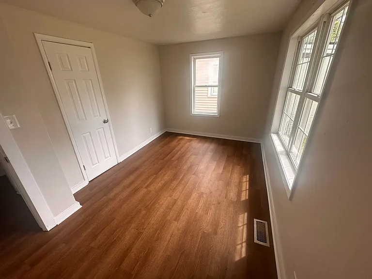 3816 Saint Charles St — Photo 4