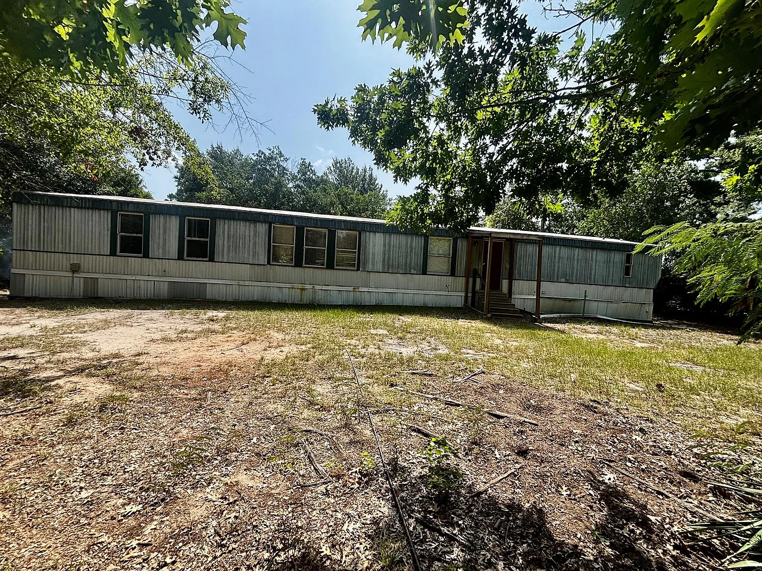 3 bed, 2.0 bath, 1216 sqft, $1,400 — Photo 2