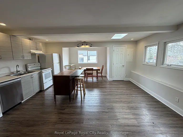 563 Woolwich St #1 — Photo 5