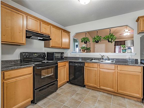 4th image of 5409 SW Sahara St