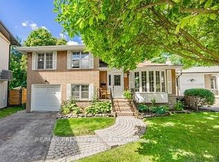 21 Halbadier Pl, Toronto, ON M9B 2H4
