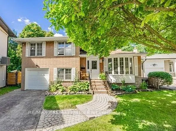 21 Halbadier Pl, Toronto, ON M9B 2H4