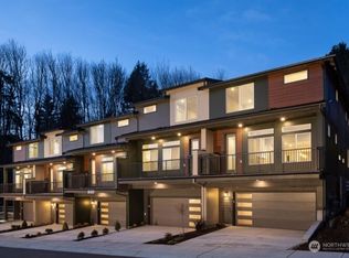 Senderos, Kirkland, WA 98034