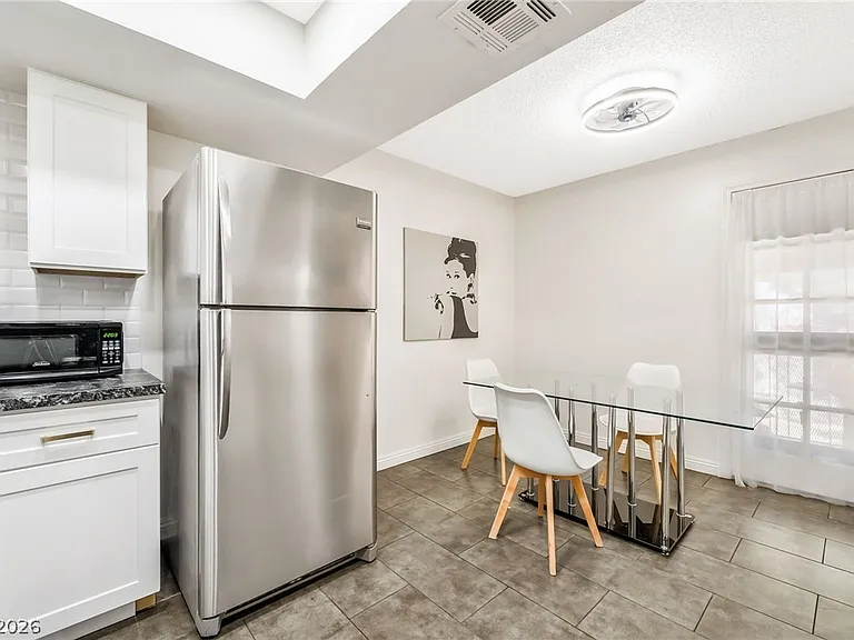 5576 W Rochelle Ave #43C — Photo 13