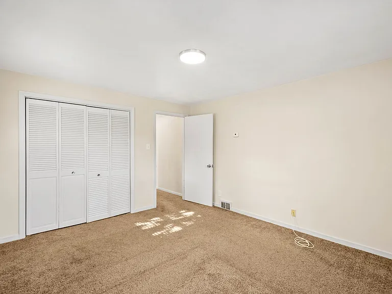 11130 Frankstown Rd #1 — Photo 15
