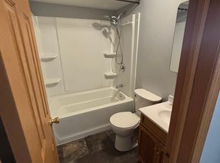 195 W Rosewood Ave #4, Defiance, OH 43512