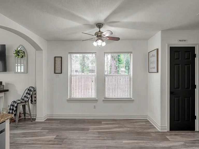3215 Canterbury Ln — Photo 14