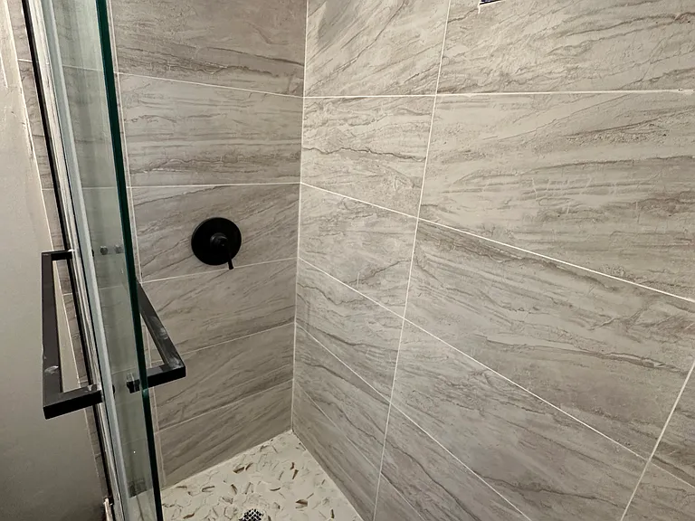 191 Buckingham St #2 — Photo 14