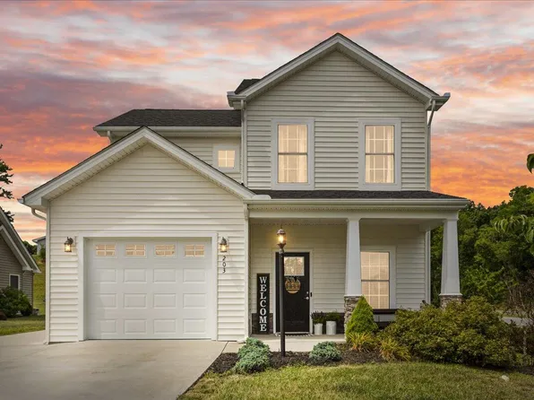203 Louise Ln, Elliston, VA 24087