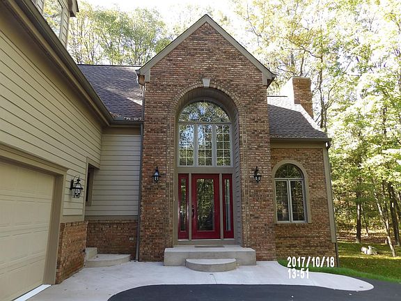 2nd image of 829 Upland Hills Dr