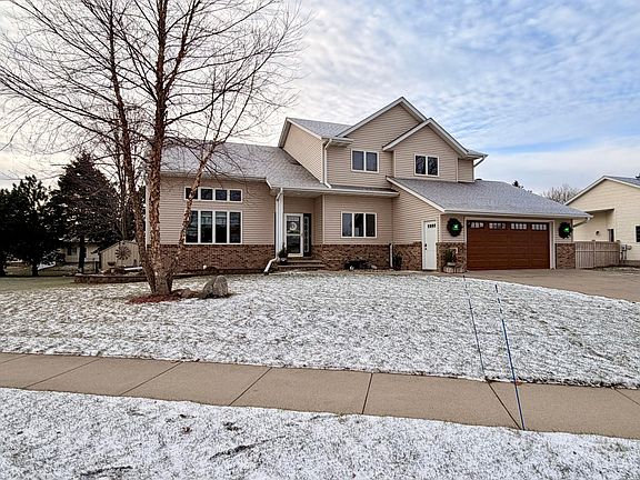 2nd image of 1085 Briarwood Dr