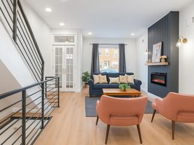 322 Snyder Ave, Philadelphia, PA