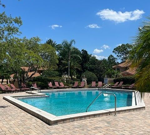 4th image of 7757 Sugar Bend Dr