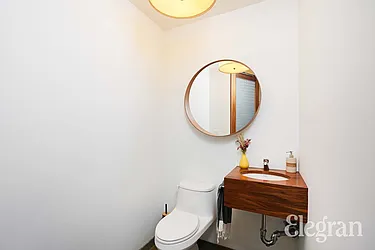 Rented by (Legacy) Elegran