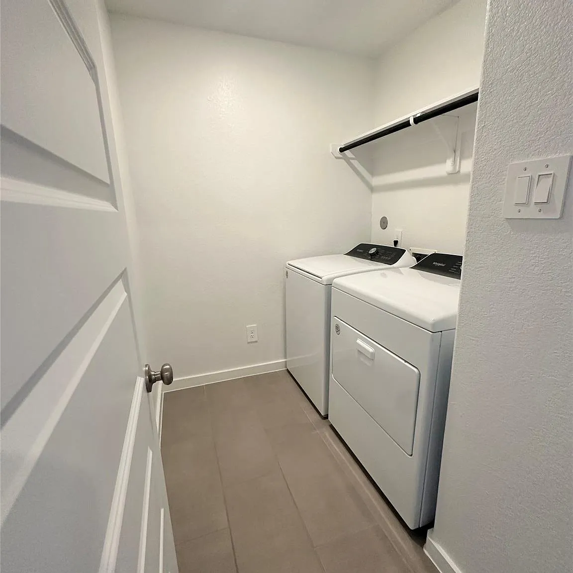 4 bed, 2.5 bath, 2040 sqft, $2,550 — Photo 4