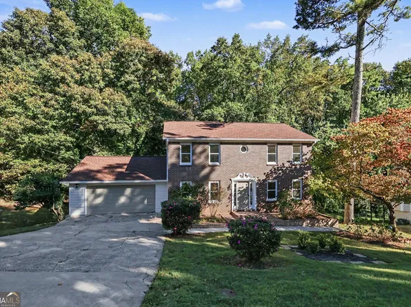 2888 Carrousel Ct, Stone Mountain, GA 30087