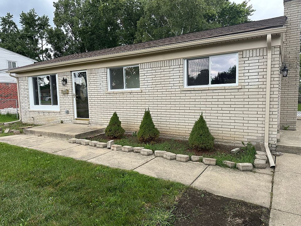 1st image of 38206 Avondale St