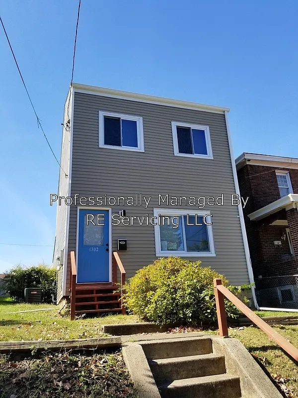 4302 Stanley St photo 1
