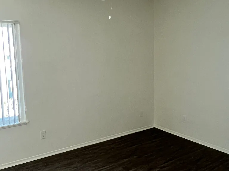 Knotty Apartments — Photo 12