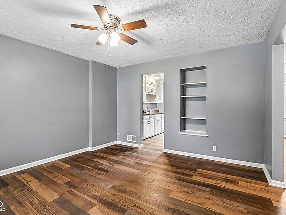 3rd image of 1903 Patton Dr