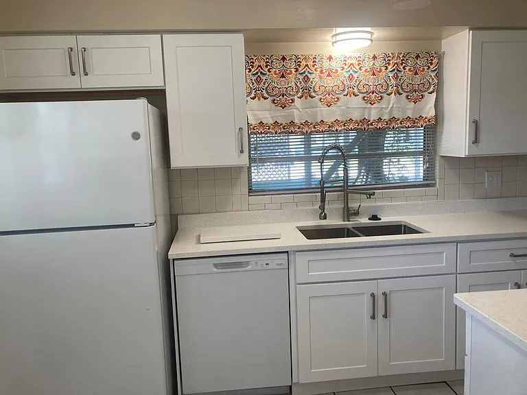 1436 Manchester St — Photo 14