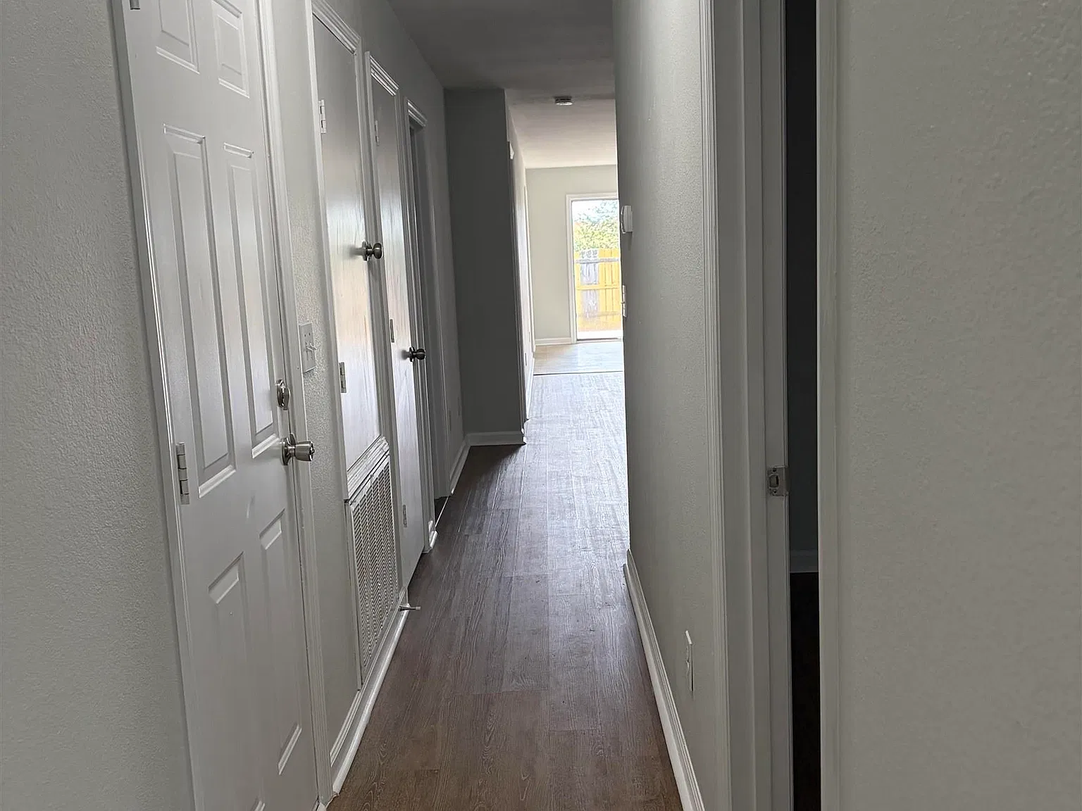 3 bed, 2.0 bath, 1454 sqft, $1,500 — Photo 2