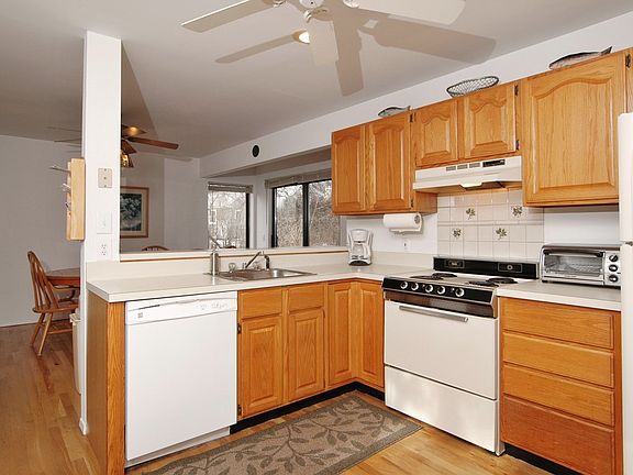 3rd image of 22 Arthur Dr