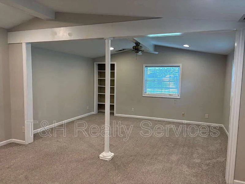 3 bed, 2.0 bath, 1482 sqft, $1,750 — Photo 4