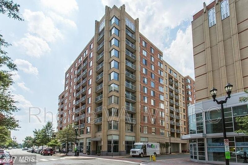 1st image of 1020 N Highland St Unit 522